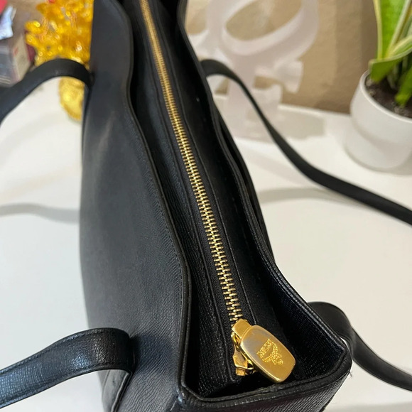 MCM Long Strap Tote - Picture 9 of 13